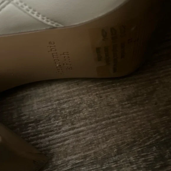 Abercrombie and Fitch “Valerie” 9.5 block hero Y2K vibe vegan leather boots EUC - Picture 14 of 16